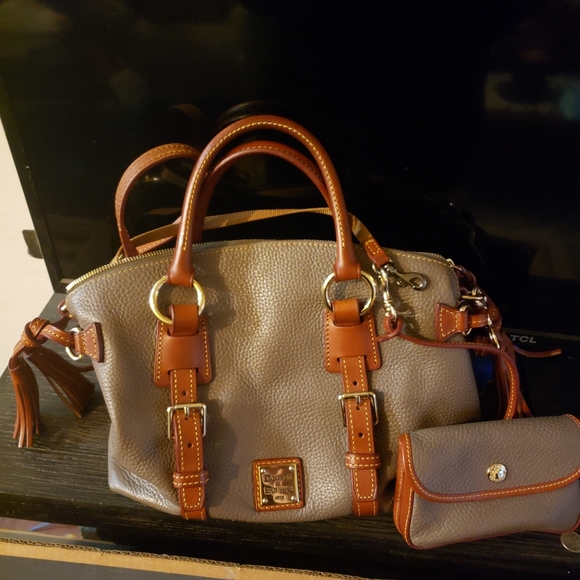 Dooney & Bourke Bags | Euc Dooney Bourke Bag | Poshmark
